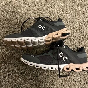 On Running Women’s Running Shoes